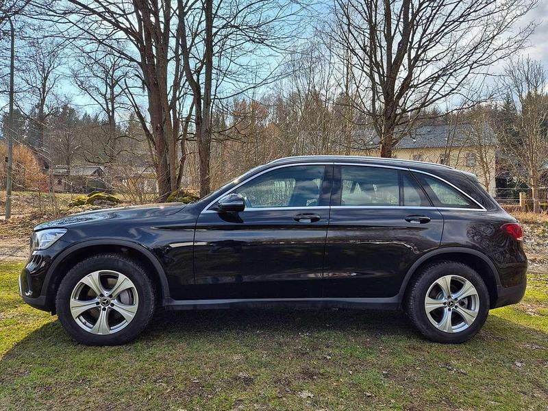 Gebraucht Mercedes GLC200 211 PS (155 kW) 2019 Schwarz  unilack SUV