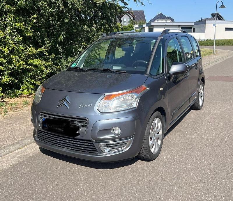 Grau Gebraucht 2011 Citroën C3 Picasso Exclusive Van / Kleinbus | 2.850 € (Fairer Preis) - Bild 1/4