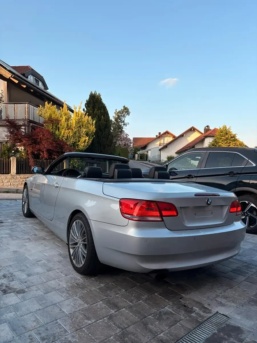 Gebraucht BMW 320 177 PS (130 kW) 2008 Silber Cabrio
