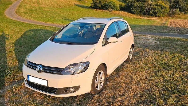 Weiß Gebraucht 2009 VW Golf Plus Cross Highline Van / Kleinbus | 3.600 € (Guter Preis) - Bild 1/4
