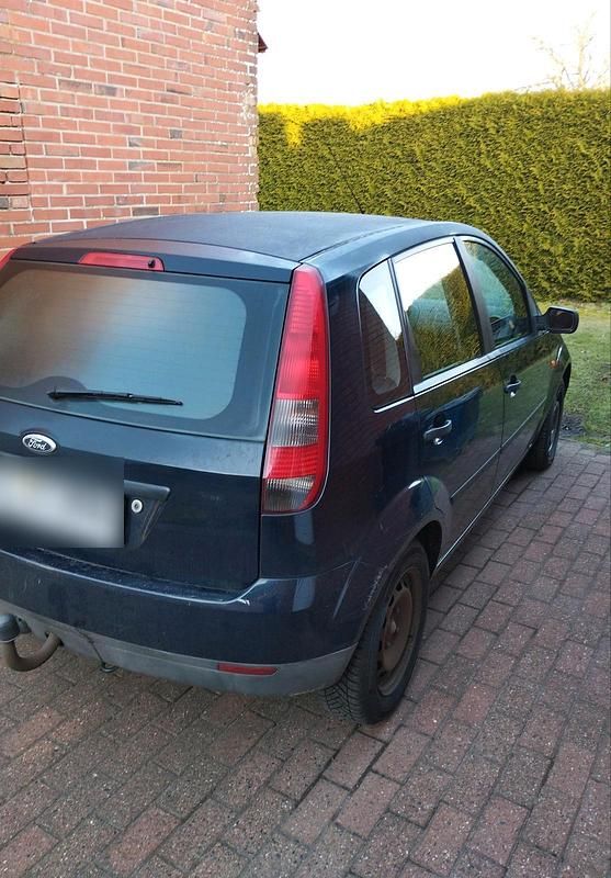 Gebraucht Ford Fiesta 80 PS (58 kW) 2005 Blau Kleinwagen