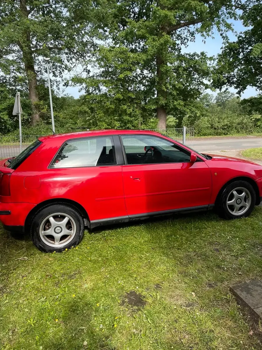 Gebraucht Audi A3 101 PS (74 kW) 1998 Rot Kleinwagen