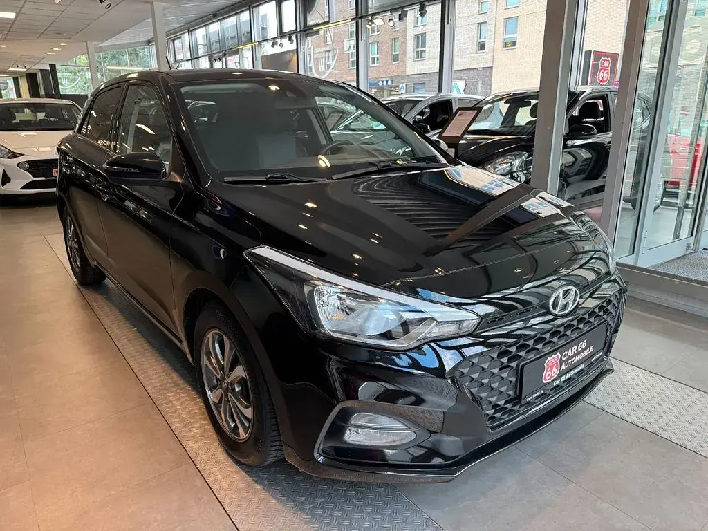 Gebraucht Hyundai i20 YES! 101 PS (74 kW) 2019 Schwarz Kleinwagen