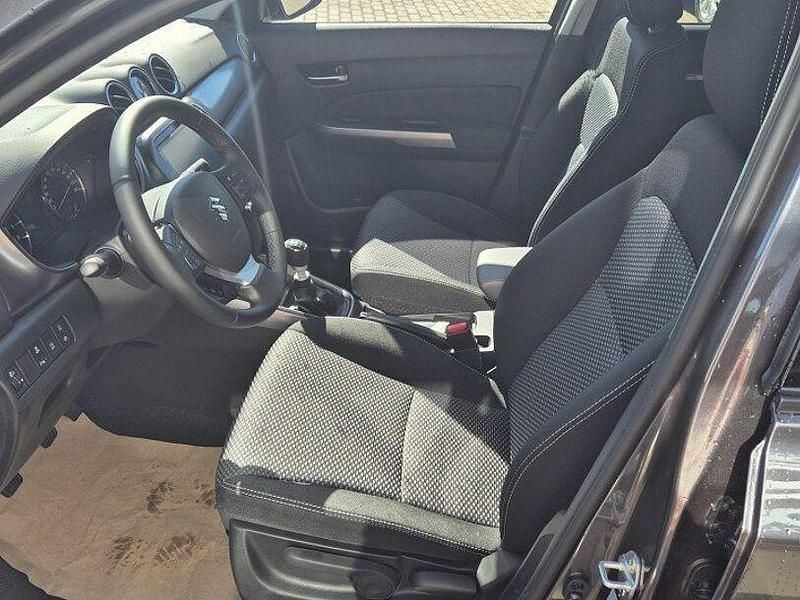 Neu Suzuki Vitara Comfort 131 PS (96 kW) 2025 Titan dark gray pearl metallic SUV