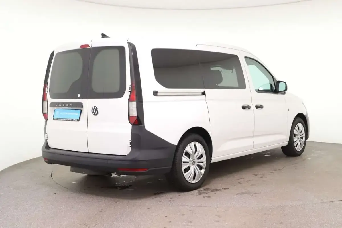 Second-hand VW Caddy 102 CP (75 kW) 2024 Alb Monovolum