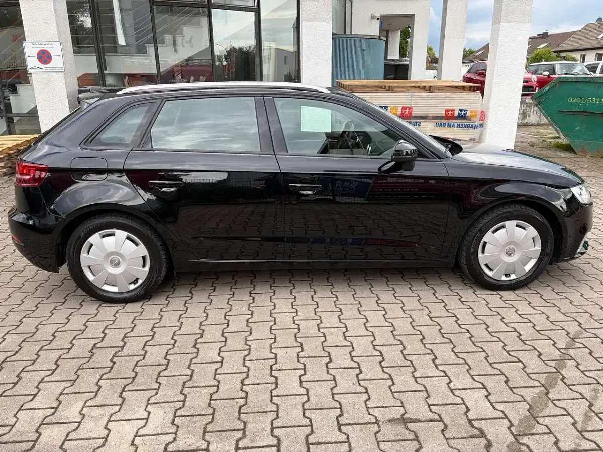 Gebraucht Audi A3 Basis 150 PS (110 kW) 2018 Schwarz Limousine