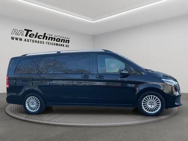 Gebraucht Mercedes V300 237 PS (174 kW) 2024 Schwarz Van / Kleinbus