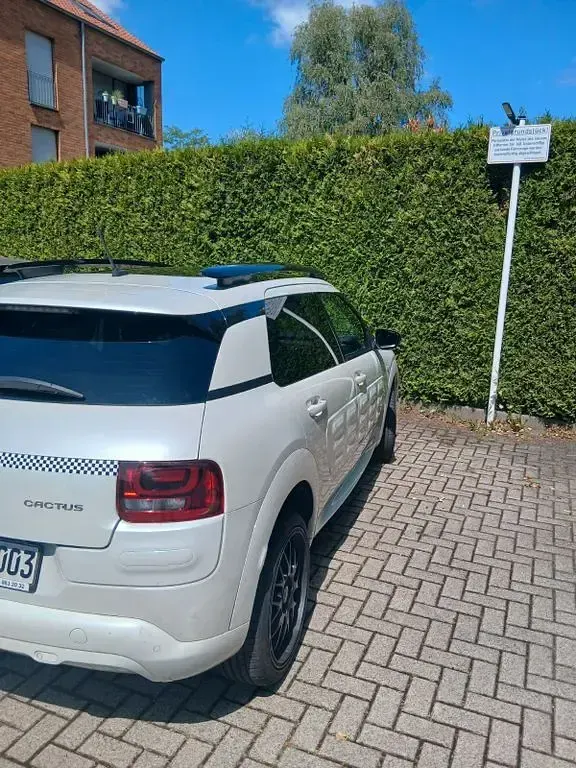 Gebraucht Citroën C4 Cactus Feel 99 PS (72 kW) 2014 Weiß Kleinwagen