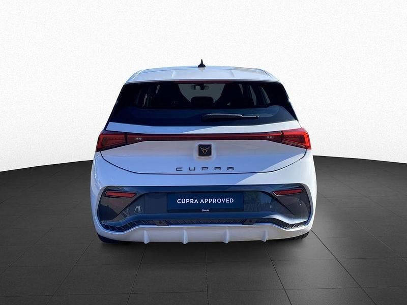 Second-hand Cupra Born 150 kW (204 CP) 2023 Alb Hatchback