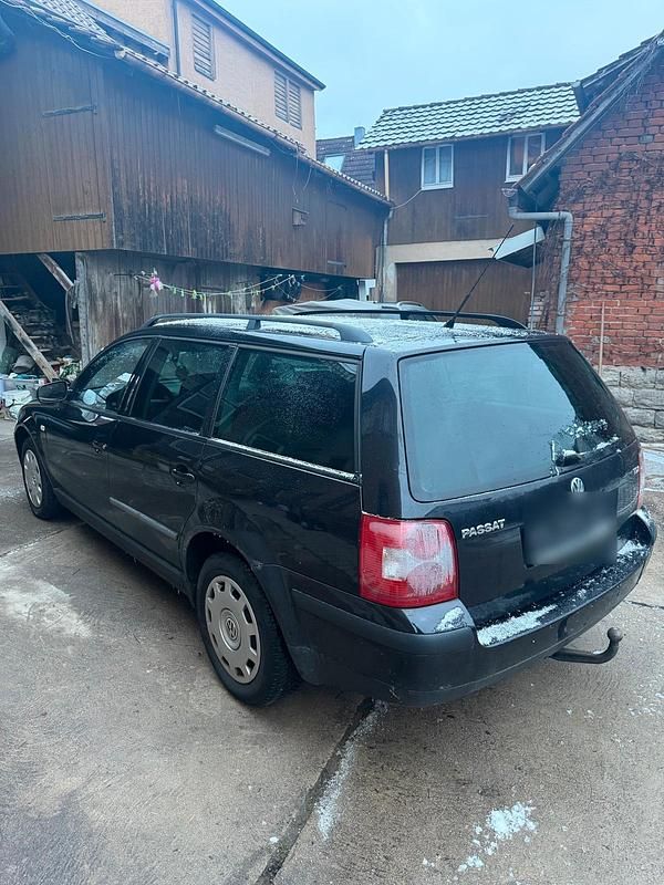 Second-hand VW Passat 101 CP (74 kW) 2004 Negru Break