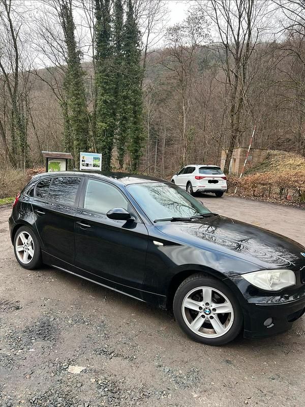 Gebraucht BMW 116 116 PS (85 kW) 2006 Schwarz Kleinwagen