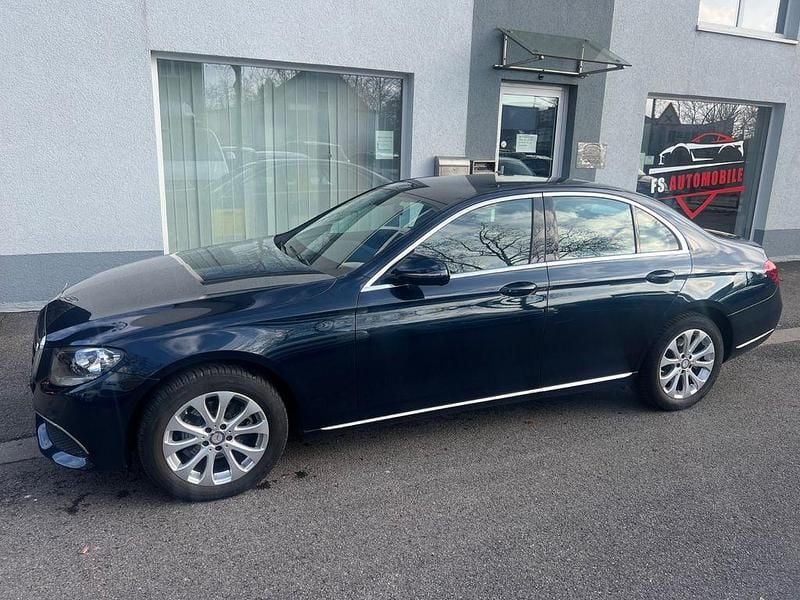 Gebraucht Mercedes E200 184 PS (135 kW) 2017 Kallaitblau Limousine