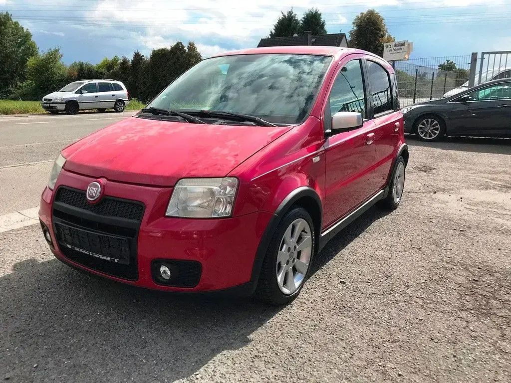 Używany Fiat Panda 101 KM (74 kW) 2010 Czerwony Hatchback