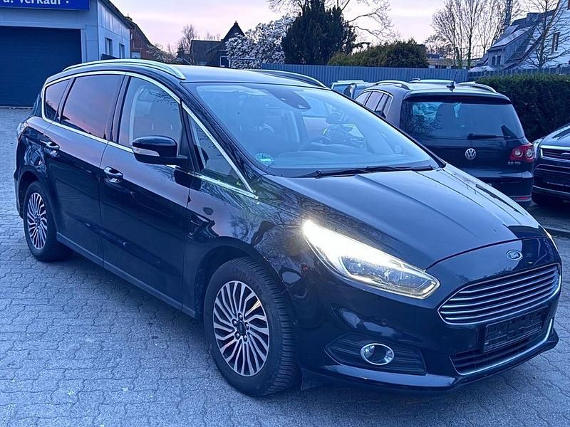Gebraucht Ford S-MAX Titanium 165 PS (121 kW) 2019 Schwarz Van / Kleinbus