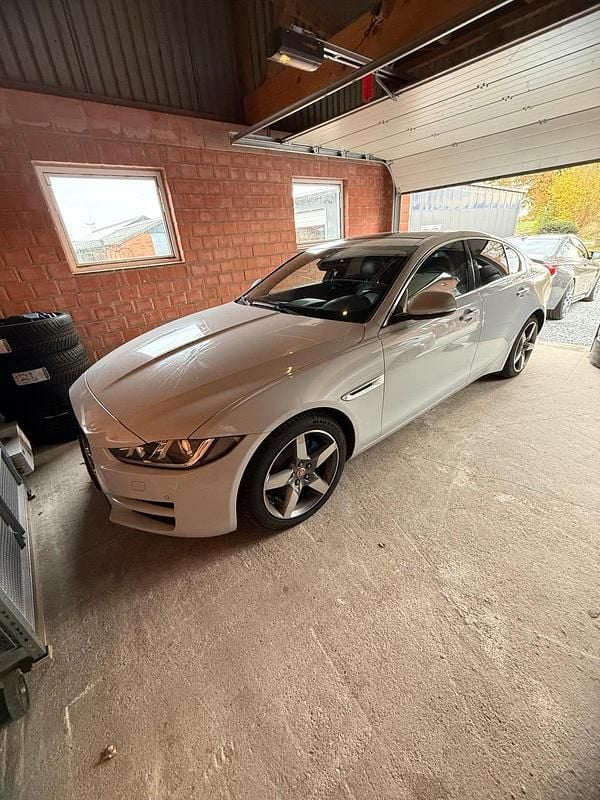 Gebraucht 2015 Jaguar XE Limousine | 4.800 € - Bild 1/4