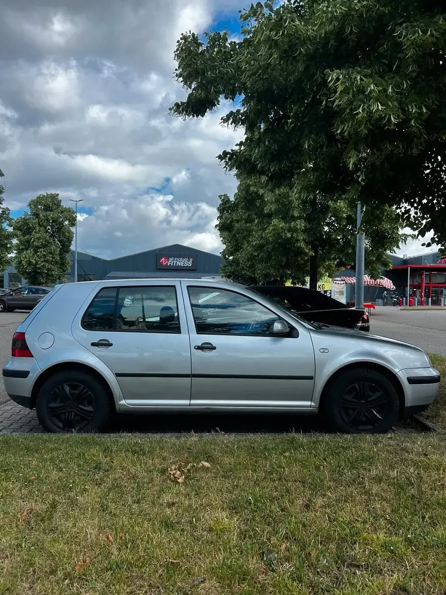 Gebraucht VW Golf IV 75 PS (55 kW) 2000 Silber Kleinwagen
