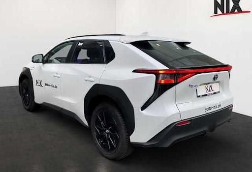 Gebraucht Toyota bZ4X Team 150 kW (204 PS) 2024 Platinumweiß perleffekt SUV