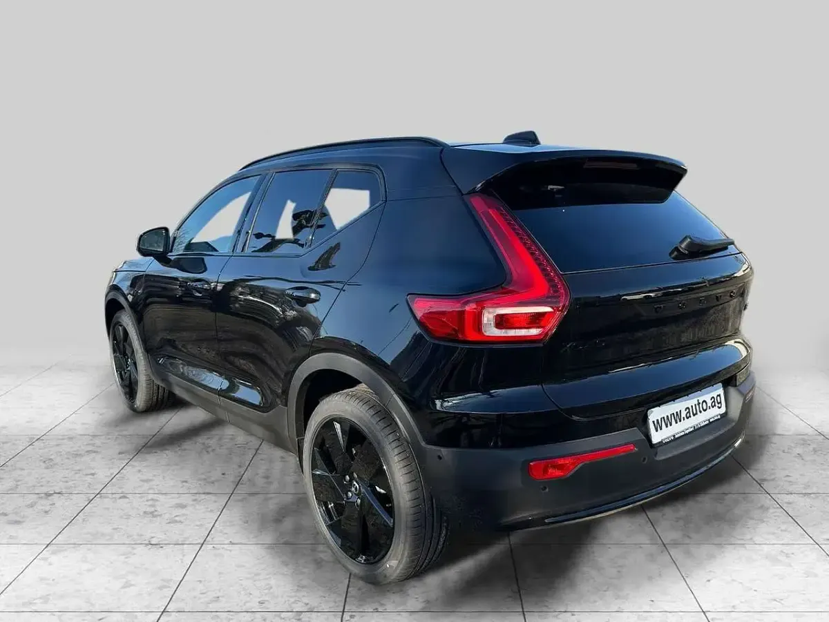 Gebraucht Volvo XC40 Plus 163 PS (119 kW) 2026 Onyx black SUV