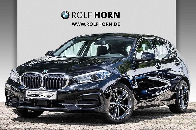 Schwarz Gebraucht 2022 BMW 118 Sport Line Kleinwagen | 20.220 € (Fairer Preis) - Bild 1/4