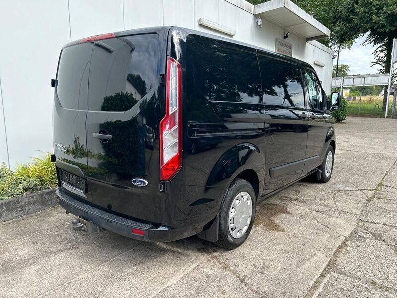 Gebraucht Ford Transit Custom Trend 131 PS (96 kW) 2019 Iridiumschwarz metallic Van / Kleinbus