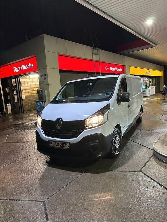 Gebraucht Renault Trafic 145 PS (106 kW) 2018 Weiß Van / Kleinbus