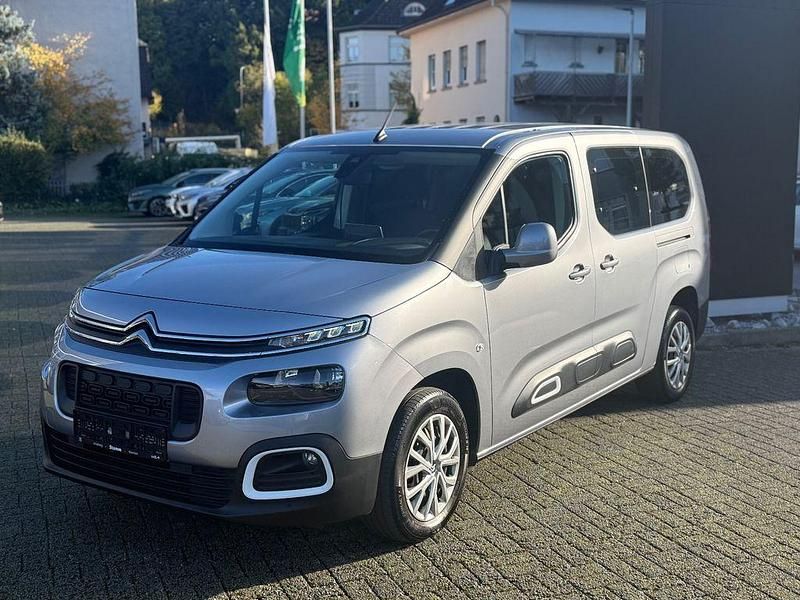 Grau Gebraucht 2021 Citroën Berlingo Feel Van / Kleinbus | 20.990 € (Etwas zu teuer) - Bild 1/4