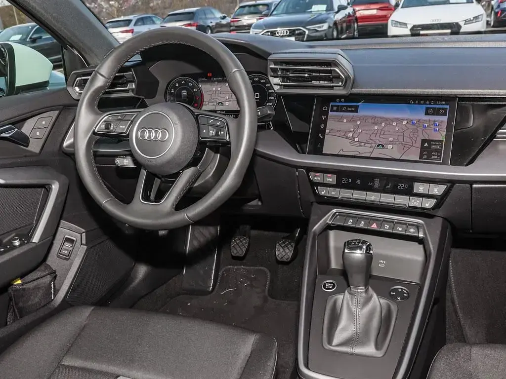 Gebraucht Audi A3 Advanced Plus 150 PS (110 kW) 2025 Gletscherweiß Limousine