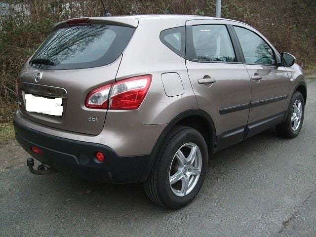 Gebraucht Nissan Qashqai Acenta 131 PS (96 kW) 2013 Gold SUV