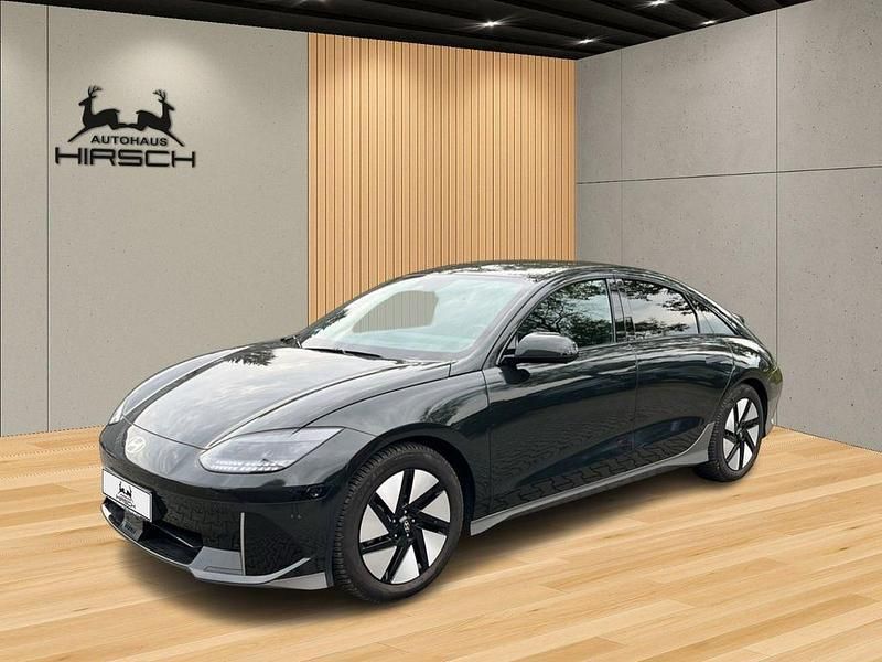 Grün Gebraucht 2023 Hyundai Ioniq 6 Techniq Limousine | 31.500 € (Superpreis) - Bild 1/4