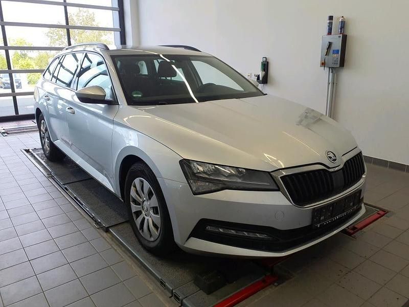 Silber Gebraucht 2021 Skoda Superb Limousine | 18.990 € (Guter Preis) - Bild 1/4