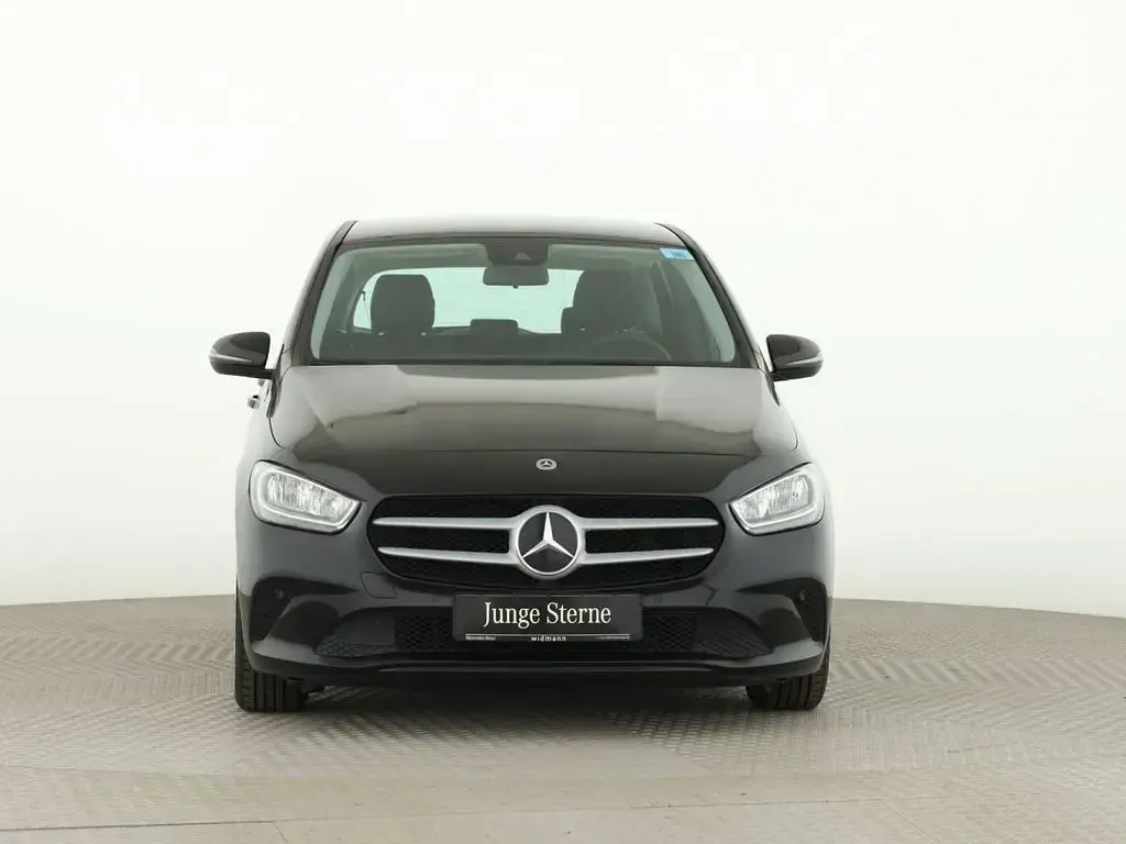 Gebraucht Mercedes B200 150 PS (110 kW) 2022 Schwarz Van / Kleinbus