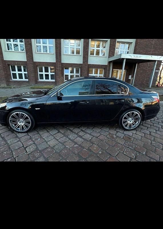 Schwarz Gebraucht 2005 BMW 530 Limousine | 3.800 € (Superpreis) - Bild 1/3