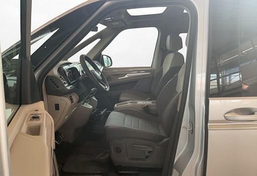 Second-hand VW Multivan Style 150 CP (110 kW) 2025 Argintiu Monovolum
