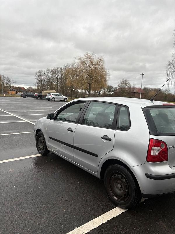 Gebraucht VW Polo 60 PS (44 kW) 2002 Silber Kleinwagen