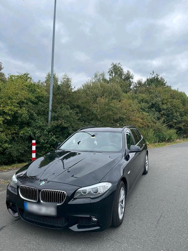 Schwarz Gebraucht 2011 BMW 525 Kombi | 8.900 € - Bild 1/4