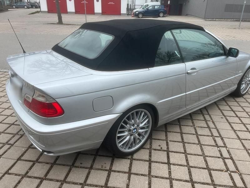 Gebraucht BMW 325 193 PS (141 kW) 2020 Silber Cabrio