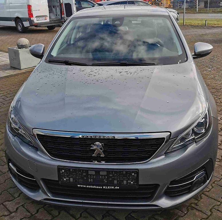 Gebraucht Peugeot 308 Allure 131 PS (96 kW) 2021 Grau Kombi