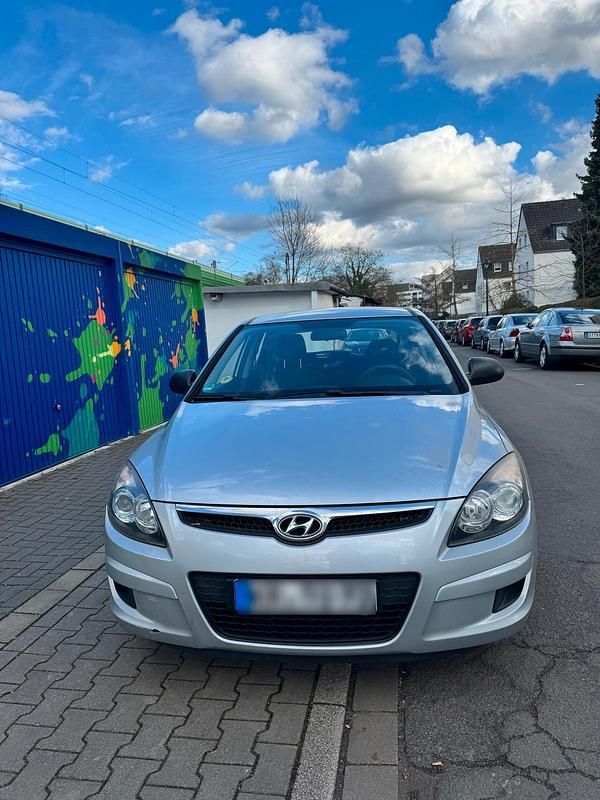 Gebraucht Hyundai i30 112 PS (82 kW) 2009 Grau Kleinwagen