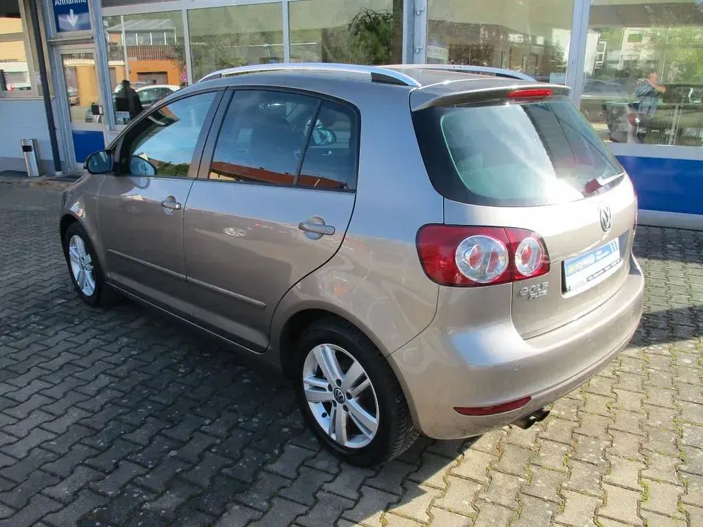 Gebraucht VW Golf Plus Cross Match 122 PS (89 kW) 2012 Braun Van / Kleinbus