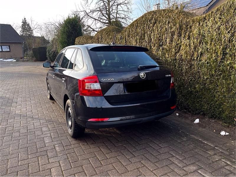 Gebraucht Skoda Rapid 90 PS (66 kW) 2016 Schwarz Kleinwagen