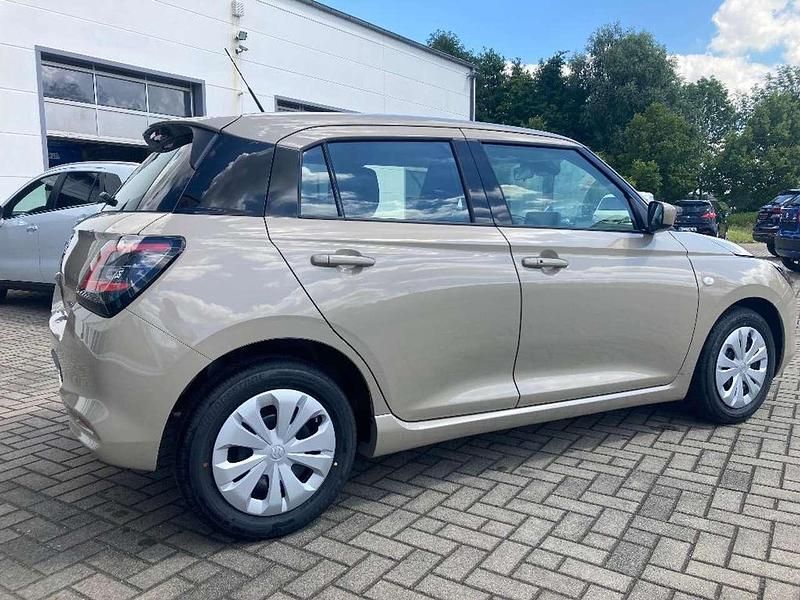 Neu Suzuki Swift 83 PS (61 kW) 2025 Caravan ivory Kleinwagen