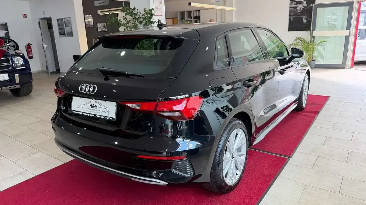 Gebraucht Audi A3 Advanced 150 PS (110 kW) 2023 Brillantschwarz Limousine