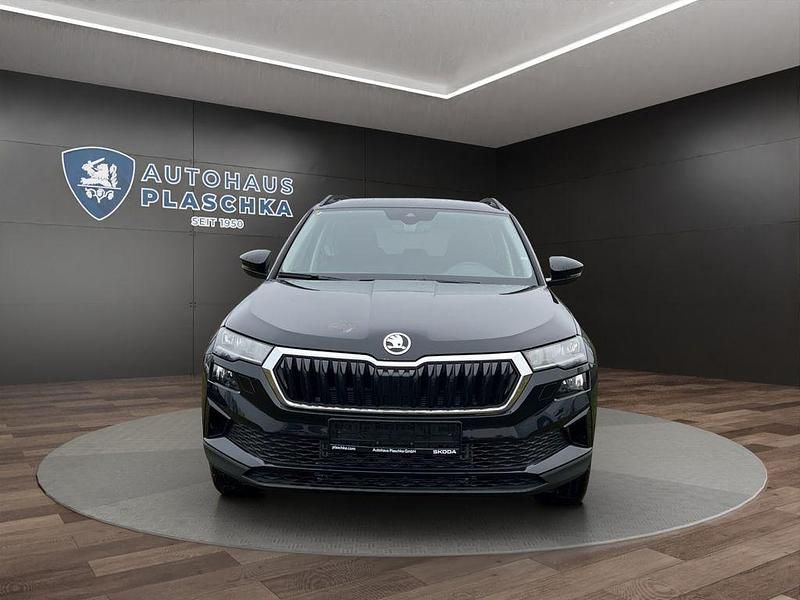 Gebraucht Skoda Karoq Selection 150 PS (110 kW) 2024 Blackmagic perleffekt (schwarz) SUV