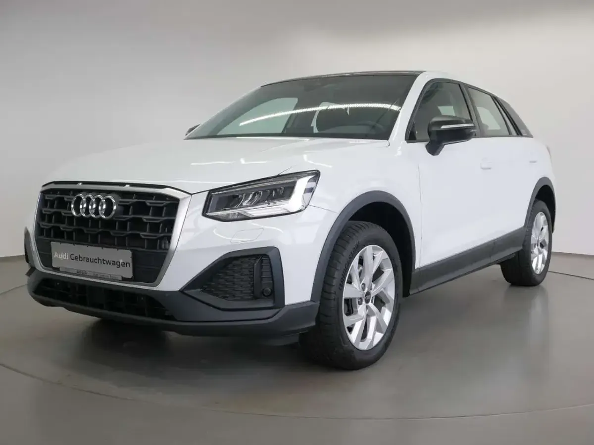 Gebraucht Audi Q2 Sport 150 PS (110 kW) 2023 Gletscherweiss metallic SUV