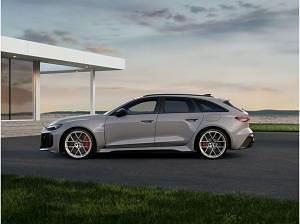 Neu Audi RS5 Sport 639 PS (469 kW) 2026 Grau (plateaugrau) Coupé