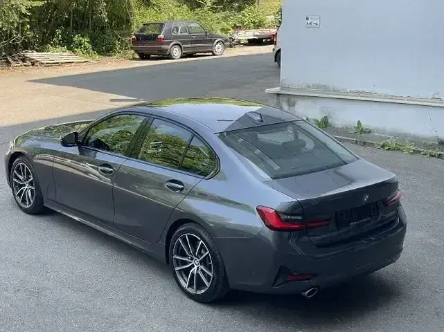 Gebraucht BMW 330 Sport Line 258 PS (189 kW) 2020 Grau Limousine