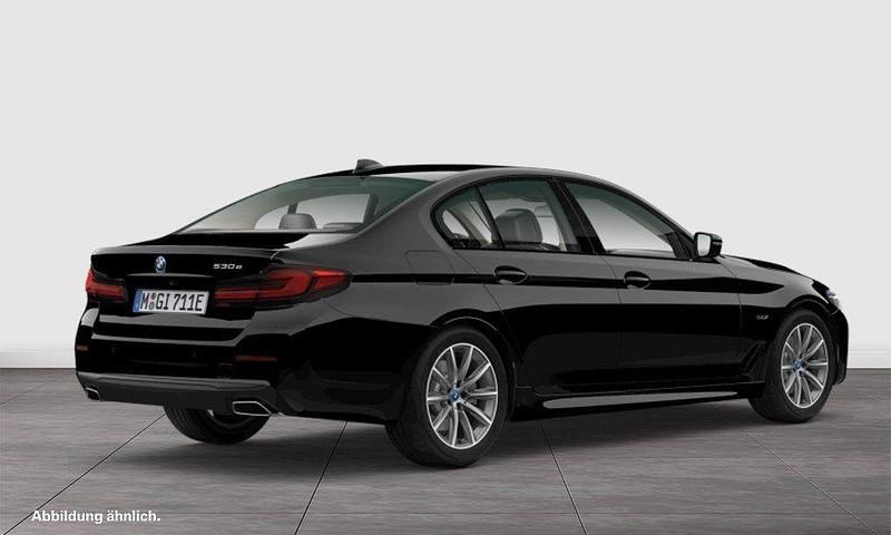 Gebraucht BMW 530e 184 PS (135 kW) 2022 Schwarz uni Limousine