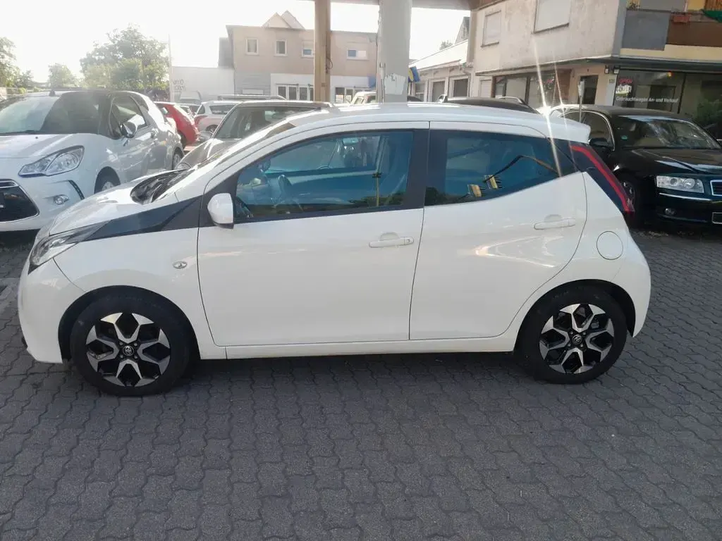 Gebraucht Toyota Aygo X-play 72 PS (52 kW) 2019 Weiß Kleinwagen