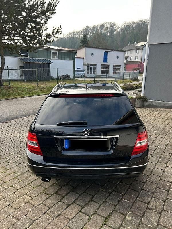 Gebraucht Mercedes C220 Avantgarde 170 PS (125 kW) 2012 Schwarz Kombi