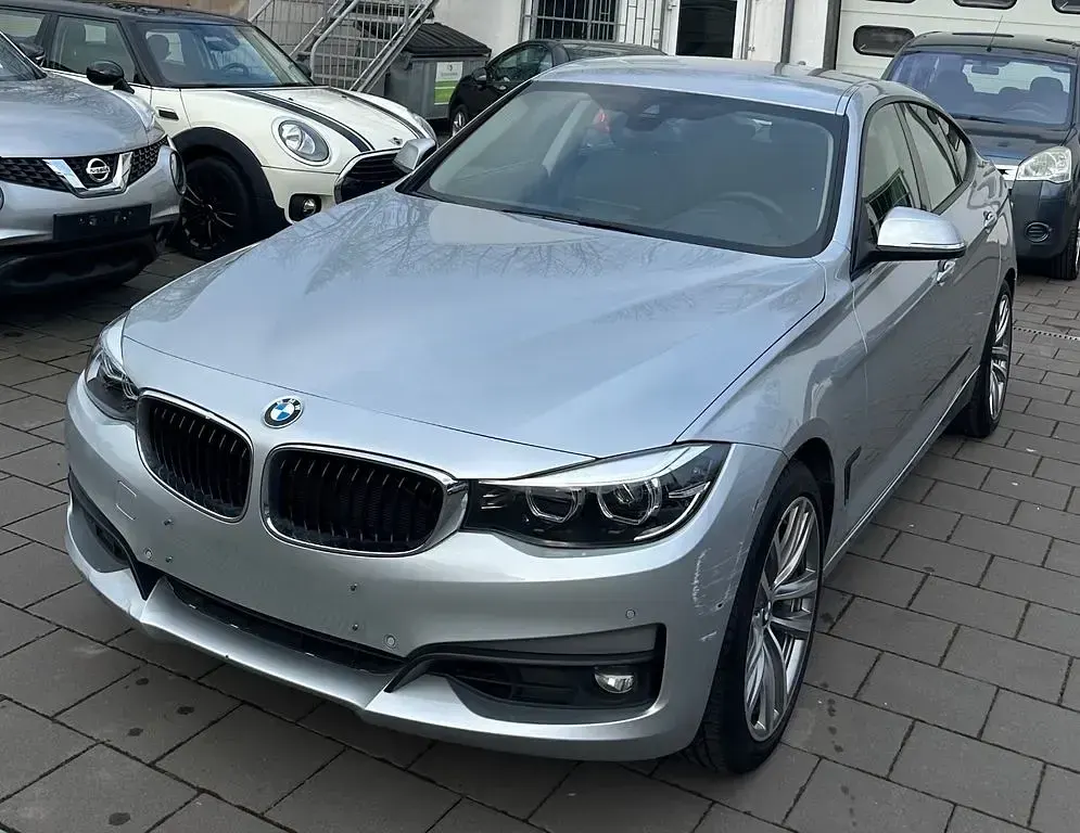 Gebraucht BMW 330 Gran Turismo Advantage 252 PS (185 kW) 2017 Silber Coupé